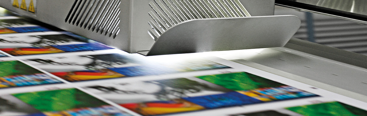 Panneau en carton composite KATZ® DISPLAY BOARD en cours d'impression numérique